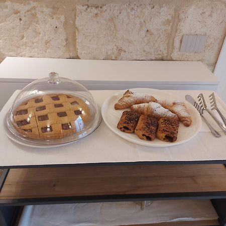 Palazzo Momi Bed & Breakfast Bari Eksteriør bilde