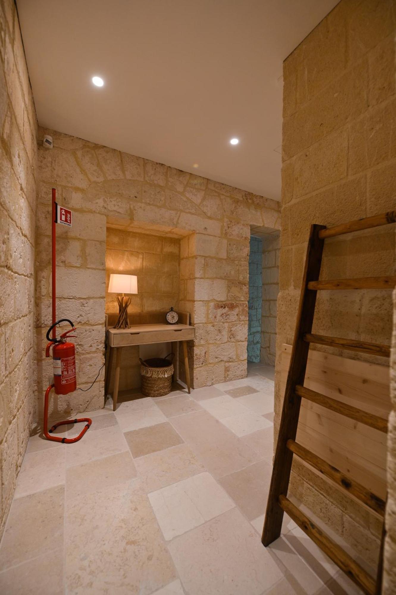Palazzo Momi Bed & Breakfast Bari Eksteriør bilde