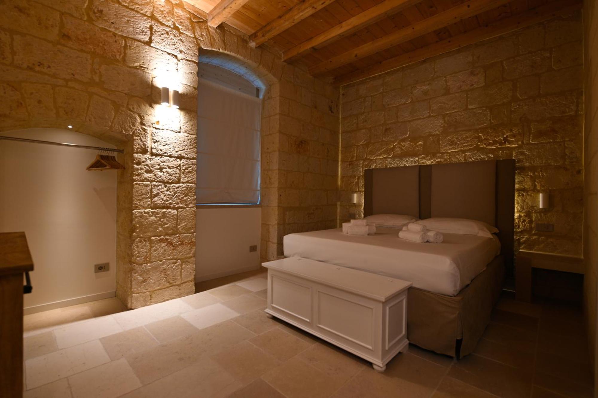 Palazzo Momi Bed & Breakfast Bari Eksteriør bilde