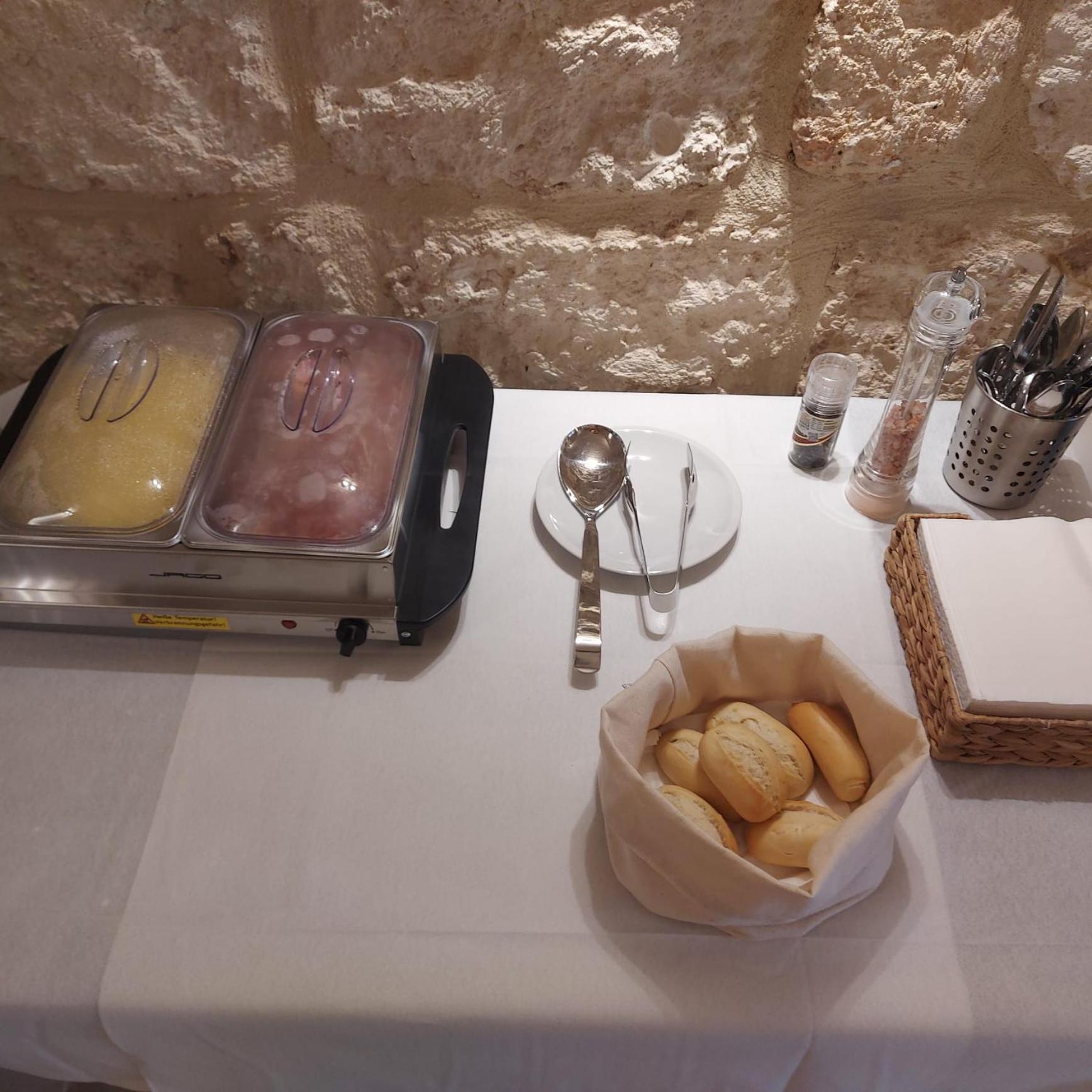 Palazzo Momi Bed & Breakfast Bari Eksteriør bilde